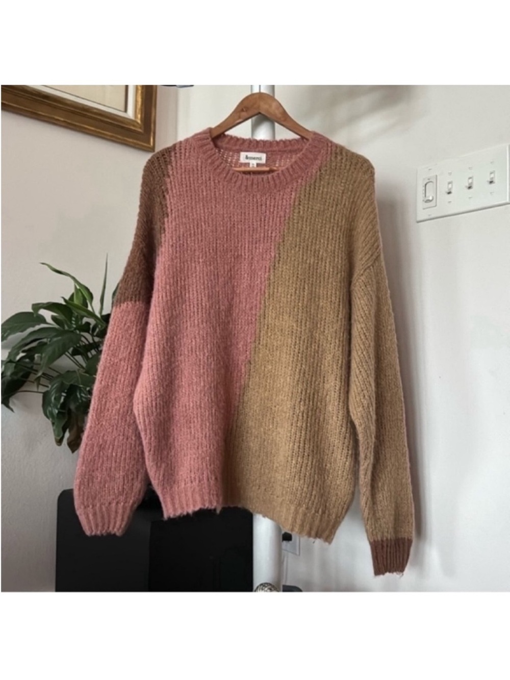 Vici &Merci Open Knit Fuzzy Wool Blend Crew Sweater Sz M Neutral Brown Tan Pink